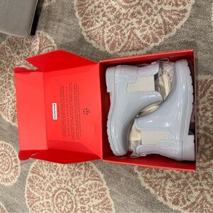 Hunter Glossy Light Gray Chelsea Boots size 10